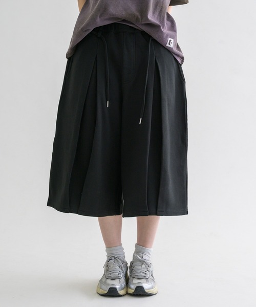 EPNK（イーピーエヌケー）の「【EPNK】Vertical tuck  sweat shorts / バーティカルタックスウェットショーツ（スウェットパンツ・メンズ・グレー/ブラック・SMALL/MEDIUM/LARGE）」の17枚目の写真
