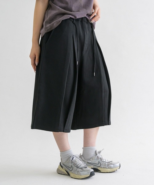 EPNK（イーピーエヌケー）の「【EPNK】Vertical tuck  sweat shorts / バーティカルタックスウェットショーツ（スウェットパンツ・メンズ・グレー/ブラック・SMALL/MEDIUM/LARGE）」の16枚目の写真