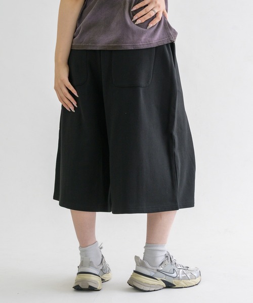 EPNK（イーピーエヌケー）の「【EPNK】Vertical tuck  sweat shorts / バーティカルタックスウェットショーツ（スウェットパンツ・メンズ・グレー/ブラック・SMALL/MEDIUM/LARGE）」の21枚目の写真