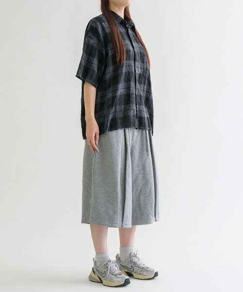 EPNK（イーピーエヌケー）の「【EPNK】Vertical tuck  sweat shorts / バーティカルタックスウェットショーツ（スウェットパンツ・メンズ・グレー/ブラック・SMALL/MEDIUM/LARGE）」の8枚目の写真