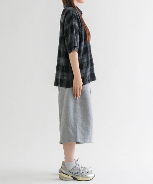 EPNK（イーピーエヌケー）の「【EPNK】Vertical tuck  sweat shorts / バーティカルタックスウェットショーツ（スウェットパンツ・メンズ・グレー/ブラック・SMALL/MEDIUM/LARGE）」の9枚目の写真