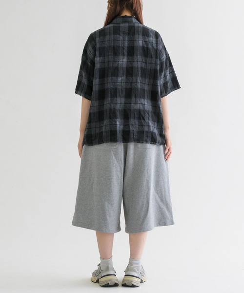 EPNK（イーピーエヌケー）の「【EPNK】Vertical tuck  sweat shorts / バーティカルタックスウェットショーツ（スウェットパンツ・メンズ・グレー/ブラック・SMALL/MEDIUM/LARGE）」の10枚目の写真