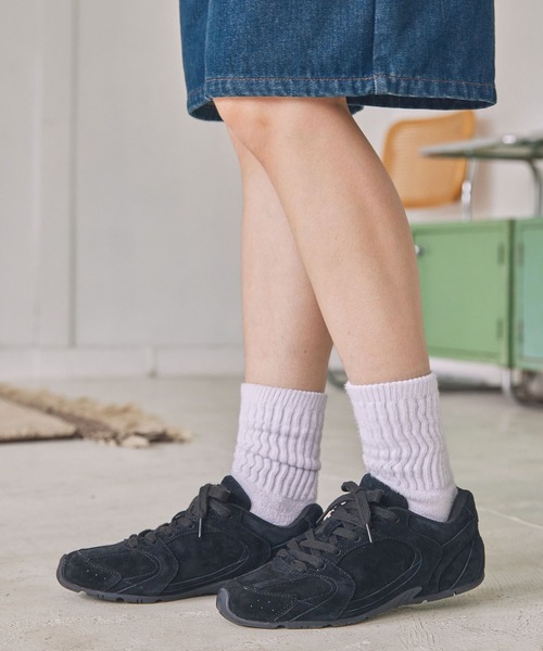 MOHI(モヒ)の「MOHI/モヒ ナチュラルスエードレースアップスニーカー(スニーカー・レディース・ブラック/モカ/ベージュ・24.5cm/24cm/23.5cm/23cm/22.5cm)」の6枚目の写真