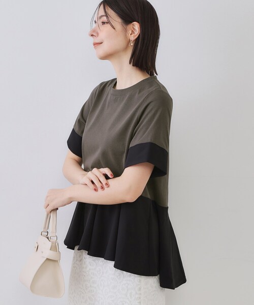 OPAQUE.CLIP（オペークドットクリップ）の「配色フハクドッキングペプラムトップス【洗濯機洗い可/抗ピル】（Tシャツ/カットソー・レディース・ホワイト系5/チャコール/ベージュ系4・38/40/42）」の4枚目の写真