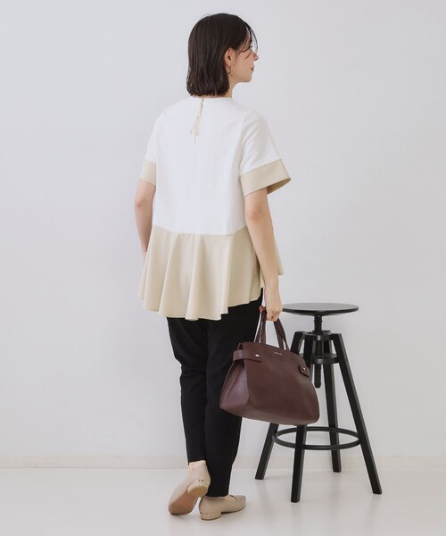 OPAQUE.CLIP（オペークドットクリップ）の「配色フハクドッキングペプラムトップス【洗濯機洗い可/抗ピル】（Tシャツ/カットソー・レディース・ホワイト系5/チャコール/ベージュ系4・38/40/42）」の14枚目の写真
