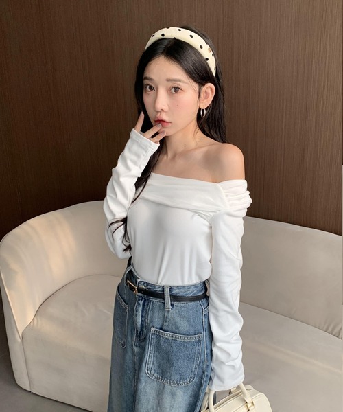 ARCADE(アーケード)の「春服 ワンショルダー オフショルダー もちもち マイクロスムース ロングスリーブ カットソー -ARCADE Limited Line-(Tシャツ/カットソー・レディース・ブラック/ブラウン/ホワイト・FREE)」の12枚目の写真