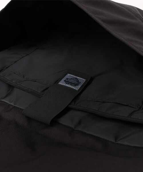 Carhartt(カーハート)の「【CARHARTT】メッセンジャーバッグ ユニセックス(メッセンジャーバッグ・メンズ・ブラック・FREE)」の4枚目の写真