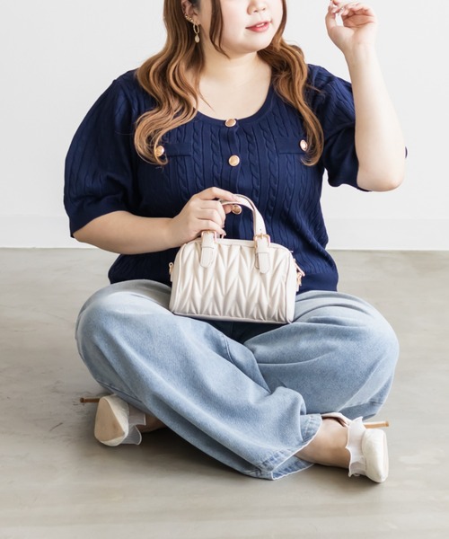 CLETTE(クレット)の「CLETTEオリジナルゴールドボタン半袖ケーブルカーディガン(カーディガン/ボレロ・レディース・グレー/ネイビー・LL/3L/4L)」の5枚目の写真