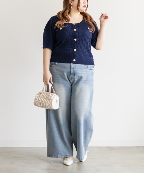 CLETTE(クレット)の「CLETTEオリジナルゴールドボタン半袖ケーブルカーディガン(カーディガン/ボレロ・レディース・グレー/ネイビー・LL/3L/4L)」の4枚目の写真