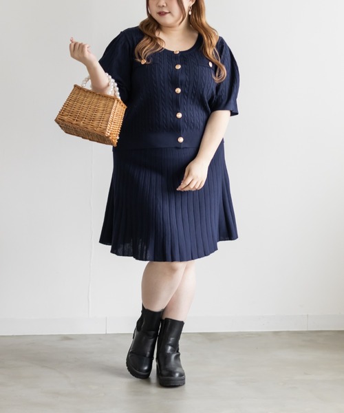 CLETTE(クレット)の「CLETTEオリジナルゴールドボタン半袖ケーブルカーディガン(カーディガン/ボレロ・レディース・グレー/ネイビー・LL/3L/4L)」の7枚目の写真