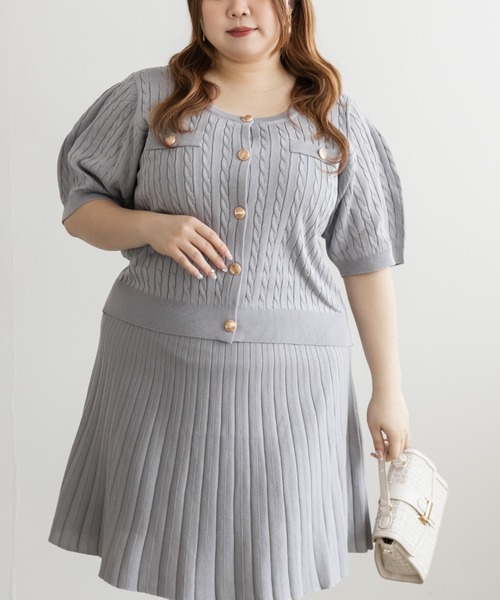 CLETTE(クレット)の「CLETTEオリジナルゴールドボタン半袖ケーブルカーディガン(カーディガン/ボレロ・レディース・グレー/ネイビー・LL/3L/4L)」の9枚目の写真
