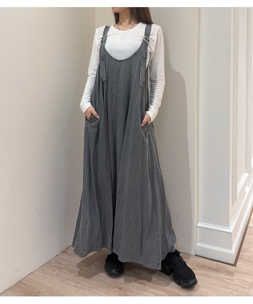 LUGIVA（ルギヴァ）の「【LUGIVA/ルギバ】テンセルデニム前後2wayジャンパースカート（ジャンパースカート・レディース・ブラック・FREE）」の2枚目の写真