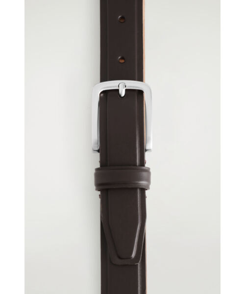 COS（コス）の「エンボスレザーベルト（ベルト・メンズ・ブラック/ダークブラウン・S/M/L/XS）」の5枚目の写真