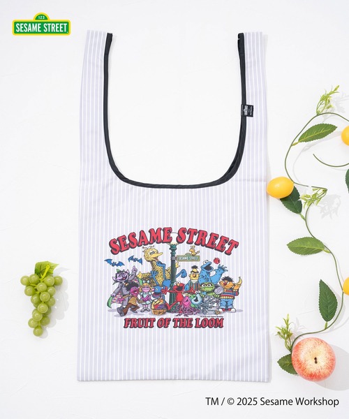 FRUIT OF THE LOOM（フルーツオブザルーム）の「【FRUIT OF THE LOOM】SESAME STREET×FTL エコバッグ/セサミコラボ（エコバッグ/サブバッグ・メンズ・アイボリー/パープル/ライトグレー・FREE）」の2枚目の写真