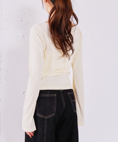 archives（アルシーヴ）の「２ｗａｙアシメボタンカットＴＯＰＳ（Tシャツ/カットソー・レディース・チャコールグレー/アイボリー/ブラック/モカ・MEDIUM）」の20枚目の写真