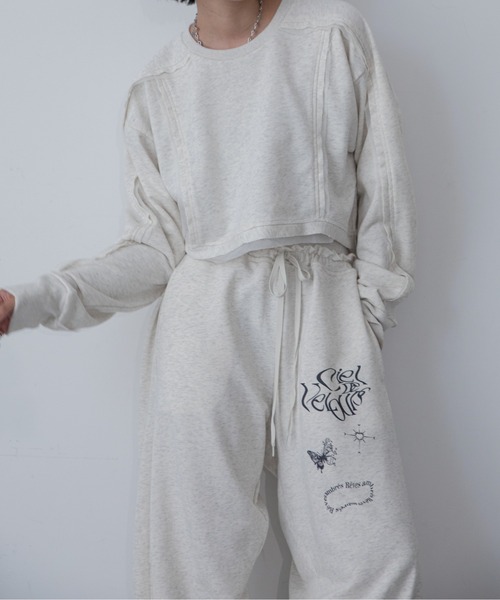 VACANCY（ヴァカンシー）の「チュール切替ショート丈スウェットトップス（スウェット・レディース・オフホワイト/グレー/チャコールグレー・FREE）」の4枚目の写真