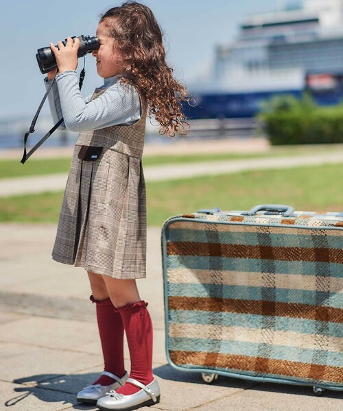 BeBe（ベベ）の「【お揃い】グレンチェックプリーツジャンパースカート（ジャンパースカート・キッズ・ブラウン系その他/グレー系その他・120cm/140cm/130cm/150cm/110cm）」の4枚目の写真