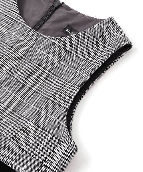 BeBe（ベベ）の「【お揃い】グレンチェックプリーツジャンパースカート（ジャンパースカート・キッズ・ブラウン系その他/グレー系その他・120cm/140cm/130cm/150cm/110cm）」の14枚目の写真