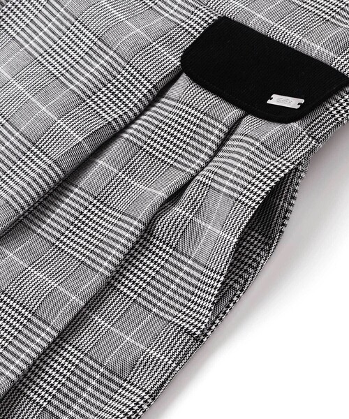 BeBe（ベベ）の「【お揃い】グレンチェックプリーツジャンパースカート（ジャンパースカート・キッズ・ブラウン系その他/グレー系その他・120cm/140cm/130cm/150cm/110cm）」の17枚目の写真