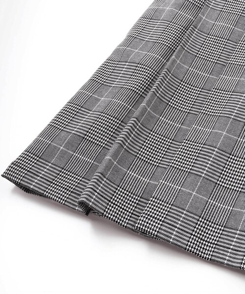 BeBe（ベベ）の「【お揃い】グレンチェックプリーツジャンパースカート（ジャンパースカート・キッズ・ブラウン系その他/グレー系その他・120cm/140cm/130cm/150cm/110cm）」の18枚目の写真