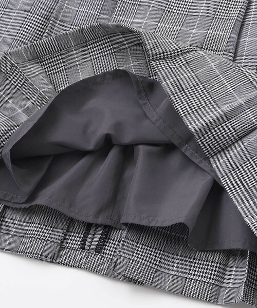 BeBe（ベベ）の「【お揃い】グレンチェックプリーツジャンパースカート（ジャンパースカート・キッズ・ブラウン系その他/グレー系その他・120cm/140cm/130cm/150cm/110cm）」の19枚目の写真