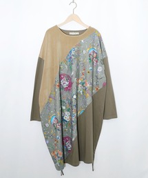 553238：ネコと花の天の川柄 ドロストワンピース