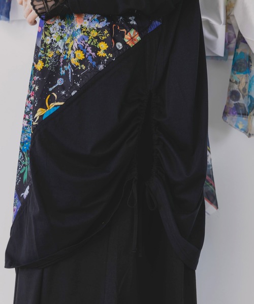 iS ScoLar（イズスカラー）の「553238：ネコと花の天の川柄 ドロストワンピース（ワンピース・レディース・ブラック/ベージュ/ネイビー・M）」の13枚目の写真