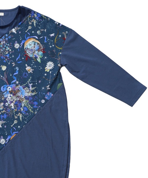 iS ScoLar（イズスカラー）の「553238：ネコと花の天の川柄 ドロストワンピース（ワンピース・レディース・ブラック/ベージュ/ネイビー・M）」の6枚目の写真