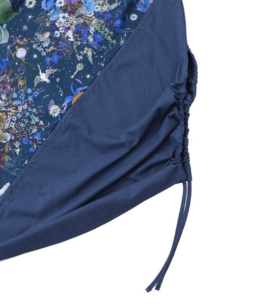 iS ScoLar（イズスカラー）の「553238：ネコと花の天の川柄 ドロストワンピース（ワンピース・レディース・ブラック/ベージュ/ネイビー・M）」の5枚目の写真