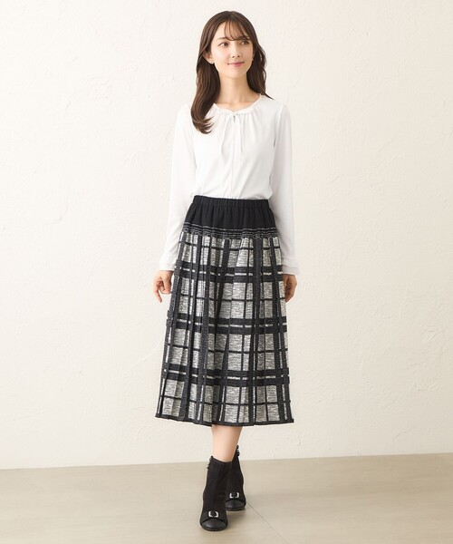 TO BE CHIC(トゥー ビー シック)の「ツイード調ジャカード スカート(スカート・レディース・チャコールグレー・38/40/42)」の7枚目の写真