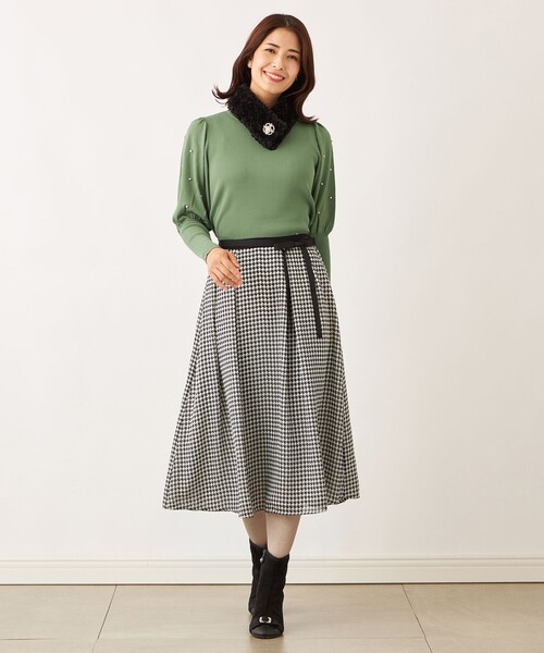 TO BE CHIC(トゥー ビー シック)の「ドットパールスリーブ ニット(ニット/セーター・レディース・グレー系その他2/グリーン系その他3/レッド系その他/ブラック/オフホワイト/ピンク系その他2・40/42)」の13枚目の写真