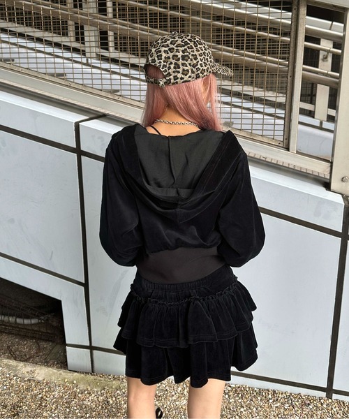 sedacle girl（セダクルガール）の「クロスモチーフベロアパーカー【SETUP着用可能】（パーカー・レディース・ブラック/ブラウン・SMALL/MEDIUM）」の6枚目の写真