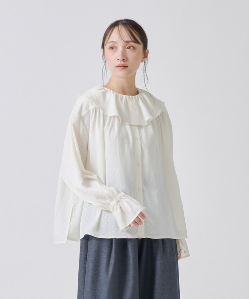 Kelen（ケレン）の「「KELEN / ケレン」フリルデザインブラウス（シャツ/ブラウス・レディース・ブラック/オフホワイト/ベージュ/ネイビー・S/M）」の2枚目の写真