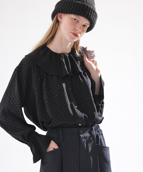 Kelen（ケレン）の「「KELEN / ケレン」フリルデザインブラウス（シャツ/ブラウス・レディース・ブラック/オフホワイト/ベージュ/ネイビー・S/M）」の3枚目の写真