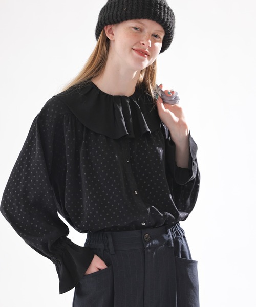Kelen（ケレン）の「「KELEN / ケレン」フリルデザインブラウス（シャツ/ブラウス・レディース・ブラック/オフホワイト/ベージュ/ネイビー・S/M）」の6枚目の写真