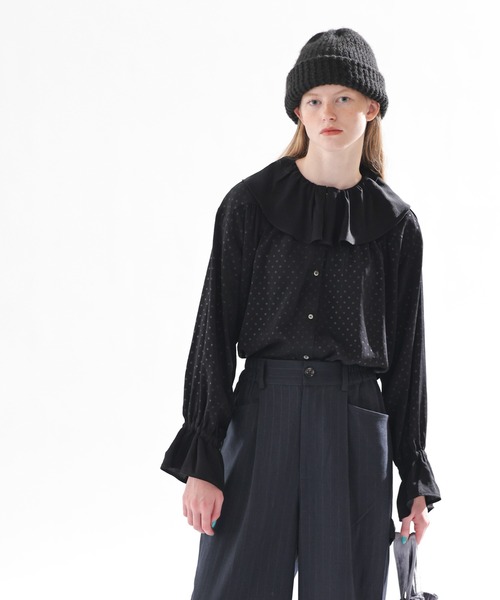 Kelen（ケレン）の「「KELEN / ケレン」フリルデザインブラウス（シャツ/ブラウス・レディース・ブラック/オフホワイト/ベージュ/ネイビー・S/M）」の10枚目の写真