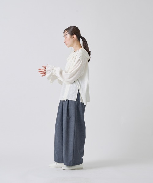 Kelen（ケレン）の「「KELEN / ケレン」フリルデザインブラウス（シャツ/ブラウス・レディース・ブラック/オフホワイト/ベージュ/ネイビー・S/M）」の14枚目の写真