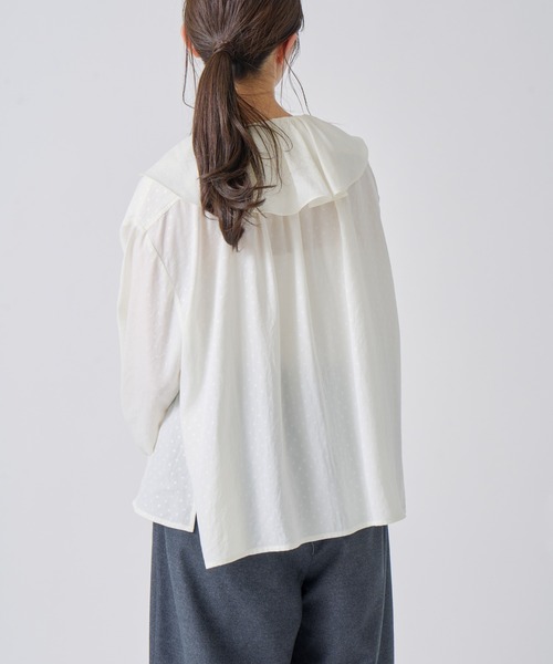 Kelen（ケレン）の「「KELEN / ケレン」フリルデザインブラウス（シャツ/ブラウス・レディース・ブラック/オフホワイト/ベージュ/ネイビー・S/M）」の17枚目の写真