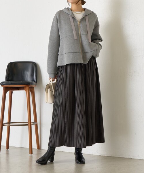 Jena espace merveilleux(ジェナ エスパスメルヴェイユ)の「ピーチボックスプリーツスカート(スカート・レディース・ベージュ/パープル/チャコールグレー・FREE)」の4枚目の写真