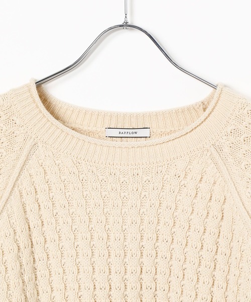 BAYFLOW（ベイフロー）の「アウトリンキングケーブルプルオーバー（ニット/セーター・レディース・オフホワイト/レッド/マスタード/ネイビー・FREE）」の8枚目の写真