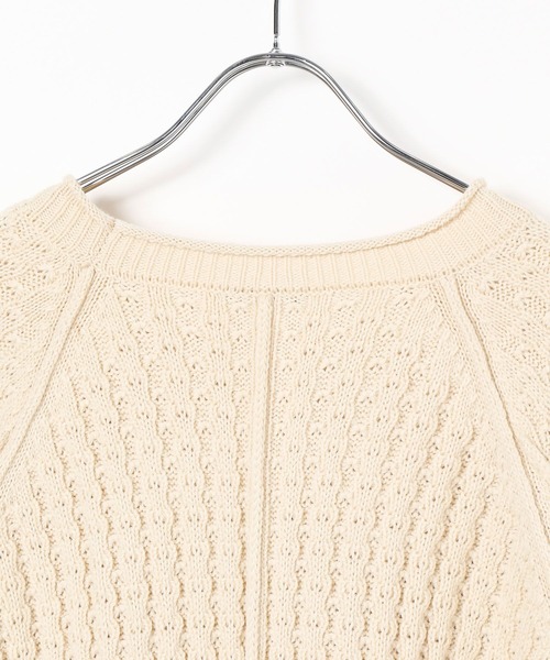 BAYFLOW（ベイフロー）の「アウトリンキングケーブルプルオーバー（ニット/セーター・レディース・オフホワイト/レッド/マスタード/ネイビー・FREE）」の12枚目の写真