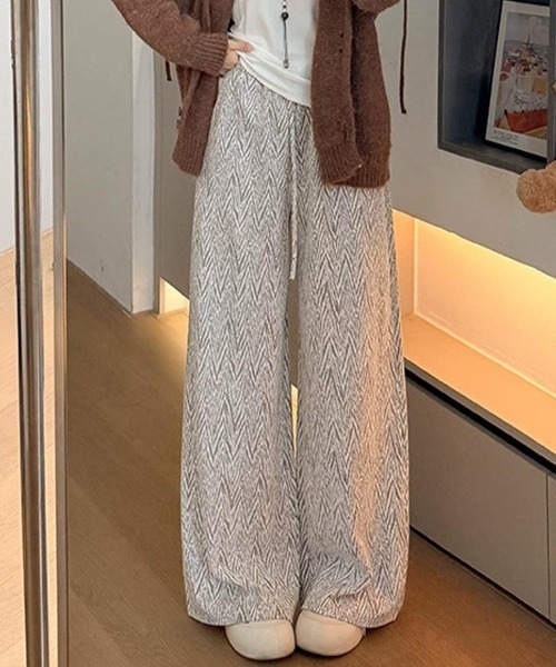 maison de LATIR(メゾンドラティール)の「快適ハイウエスト柄ワイドフルレングスパンツ(その他パンツ・レディース・ブラック/ブラウン・FREE)」の3枚目の写真