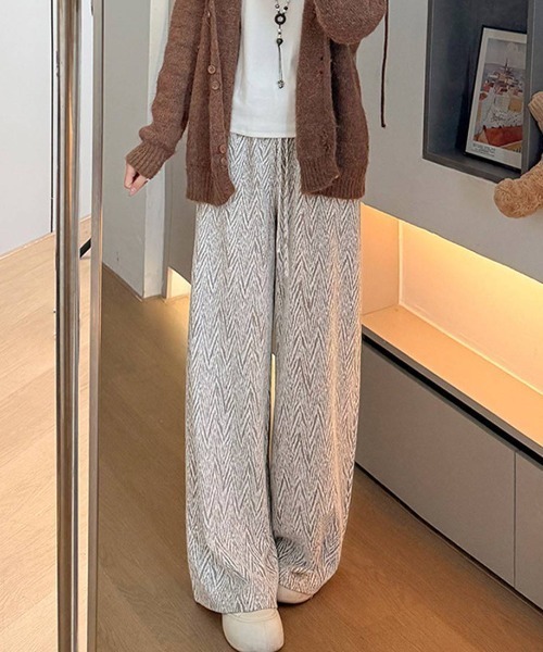 maison de LATIR(メゾンドラティール)の「快適ハイウエスト柄ワイドフルレングスパンツ(その他パンツ・レディース・ブラック/ブラウン・FREE)」の5枚目の写真