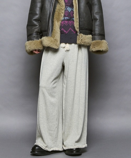 MAISON SPECIAL（メゾンスペシャル）の「《UNISEX》Loop-knit Tuck Wide Sweatpants/吊り編み裏毛タックワイドスウェットパンツ【MAISON SPECIAL/メゾンスペシャル】（スウェットパンツ・メンズ・グレー/ブラック/ライトグレー・0/1/2）」の3枚目の写真