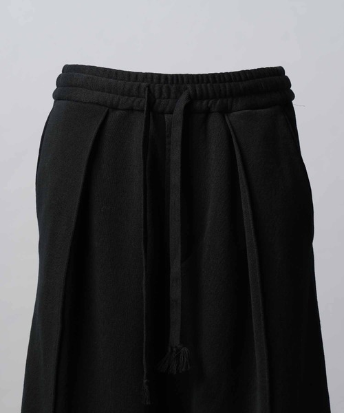 MAISON SPECIAL（メゾンスペシャル）の「《UNISEX》Loop-knit Tuck Wide Sweatpants/吊り編み裏毛タックワイドスウェットパンツ【MAISON SPECIAL/メゾンスペシャル】（スウェットパンツ・メンズ・グレー/ブラック/ライトグレー・0/1/2）」の7枚目の写真