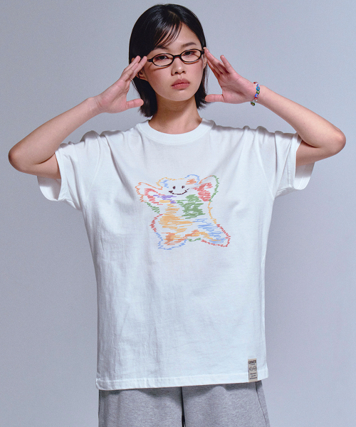 GRAVER（グレーバー）の「[ユニセックス]レインボービッグクラウドベアスマイル半袖Tシャツ_ホワイト（Tシャツ/カットソー・レディース・ホワイト・LARGE/X-LARGE/SMALL/MEDIUM）」の4枚目の写真