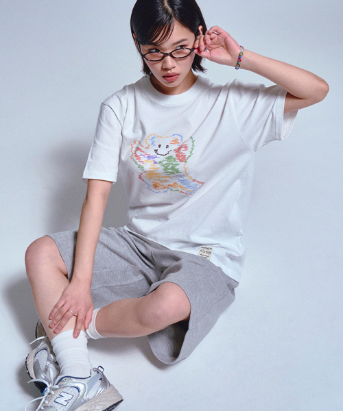 GRAVER（グレーバー）の「[ユニセックス]レインボービッグクラウドベアスマイル半袖Tシャツ_ホワイト（Tシャツ/カットソー・レディース・ホワイト・LARGE/X-LARGE/SMALL/MEDIUM）」の6枚目の写真