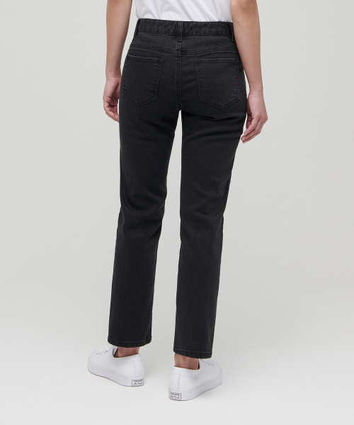 MUSINSA STANDARD WOMAN（ムシンサスタンダードウーマン）の「レディーススリムストレートデニムパンツ[ウォッシュドブラック]（デニムパンツ・レディース・その他・26/27/28/29/30/24/25）」の3枚目の写真