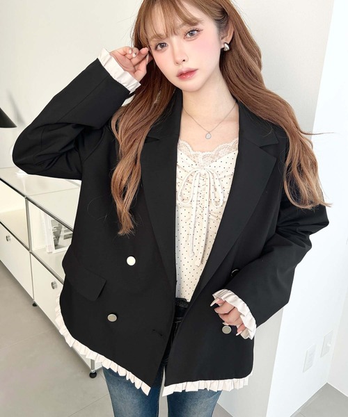 moment+(モーメントプラス)の「マットゴールド釦配色フリルピンストライプWテーラージャケット(テーラードジャケット・レディース・ネイビー/ベージュ/ブラック/チャコールグレー/ブラウン・M/L)」の1枚目の写真