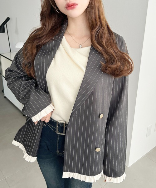 moment+(モーメントプラス)の「マットゴールド釦配色フリルピンストライプWテーラージャケット(テーラードジャケット・レディース・ネイビー/ベージュ/ブラック/チャコールグレー/ブラウン・M/L)」の8枚目の写真